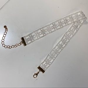 White choker